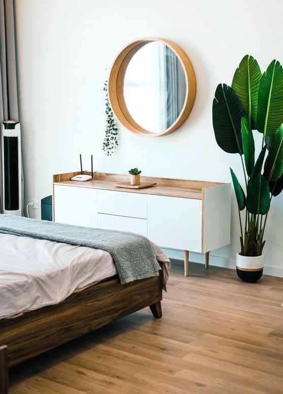 Modern home interior | bedroom, greenery, mirror